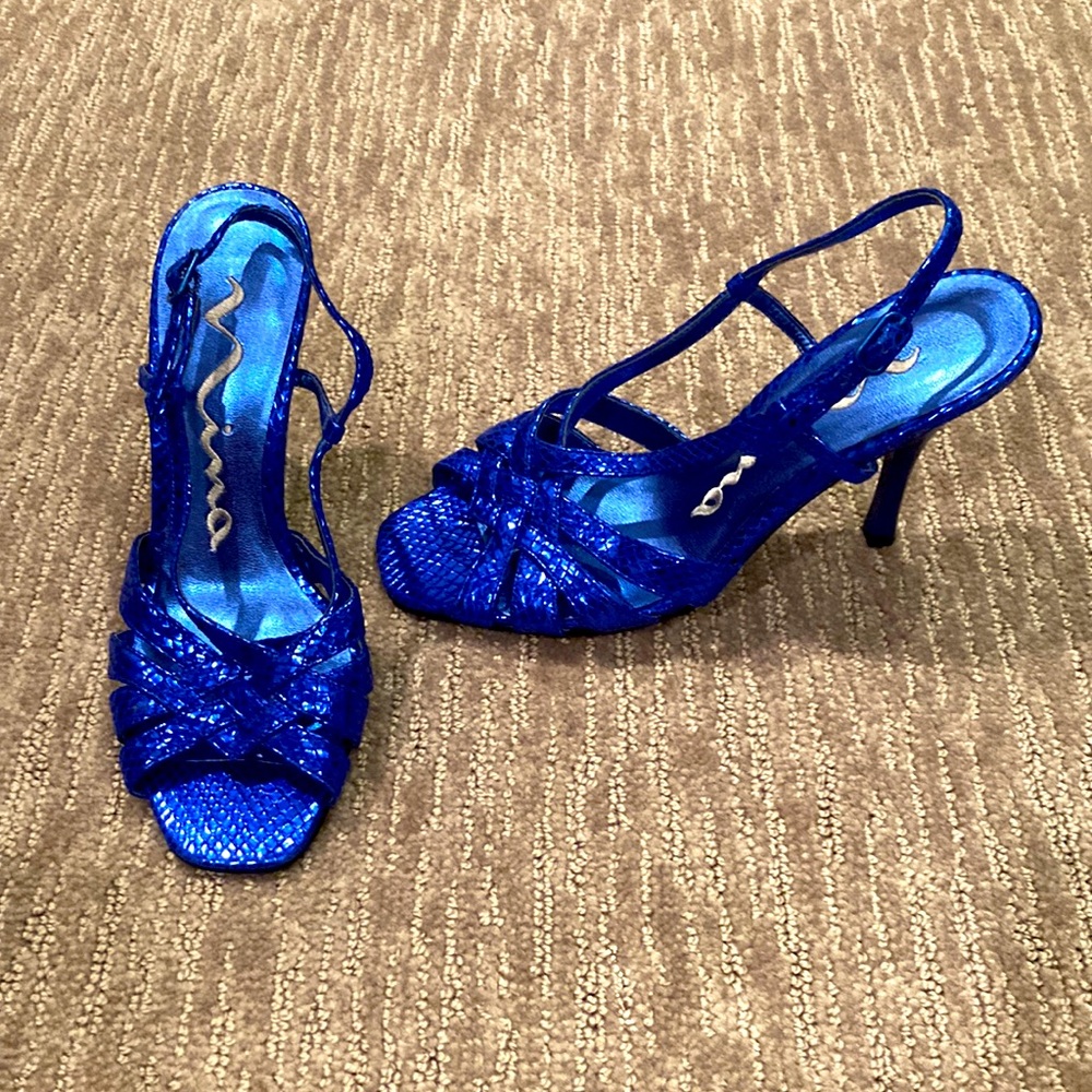 Nina Y2K electric blue strappy heels, Sz 6M